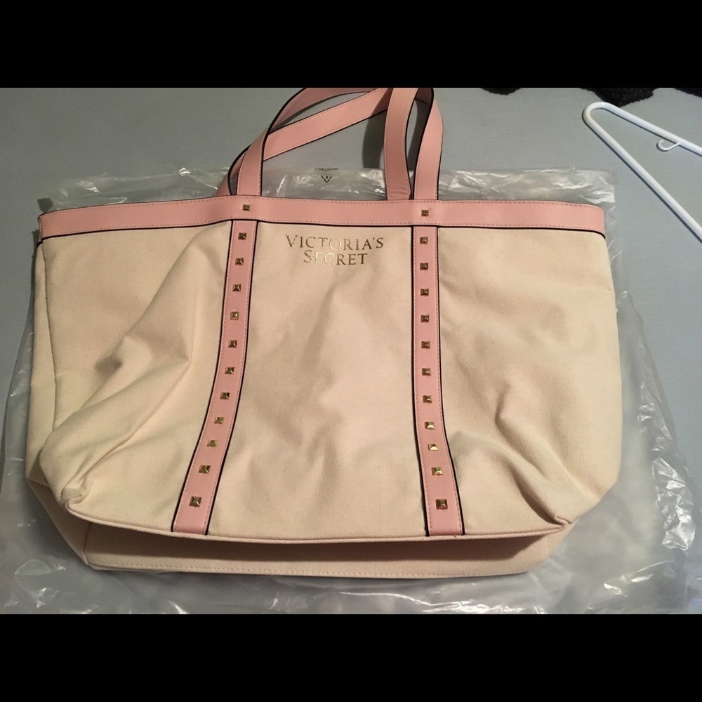 Victoria secret tote and free keychain